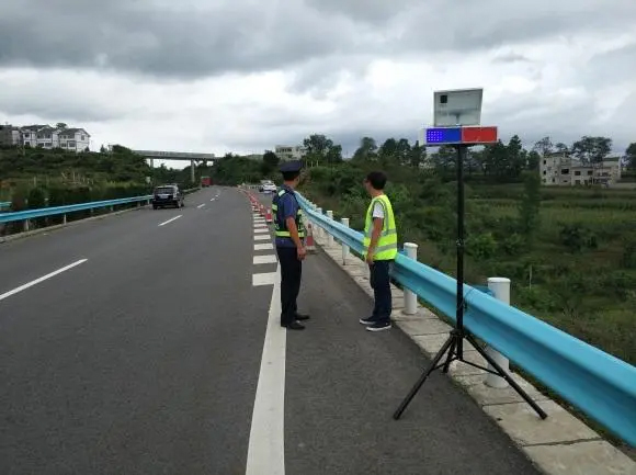 鹤壁高速公路钢护栏
